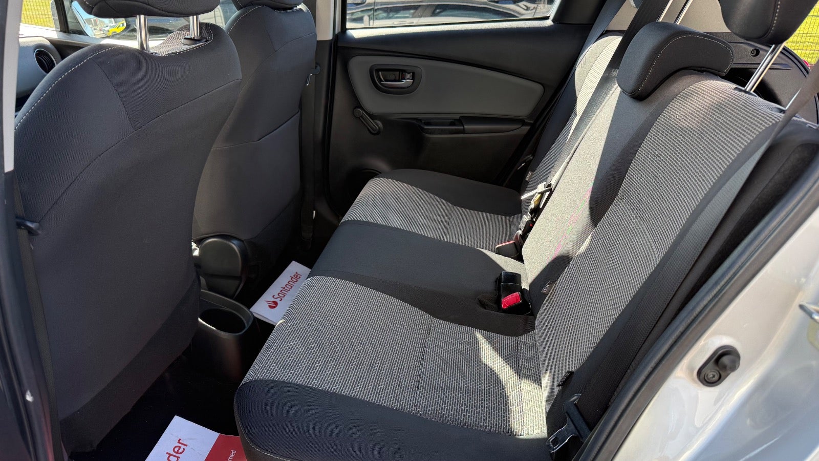 Toyota Yaris Hybrid H1 e-CVT