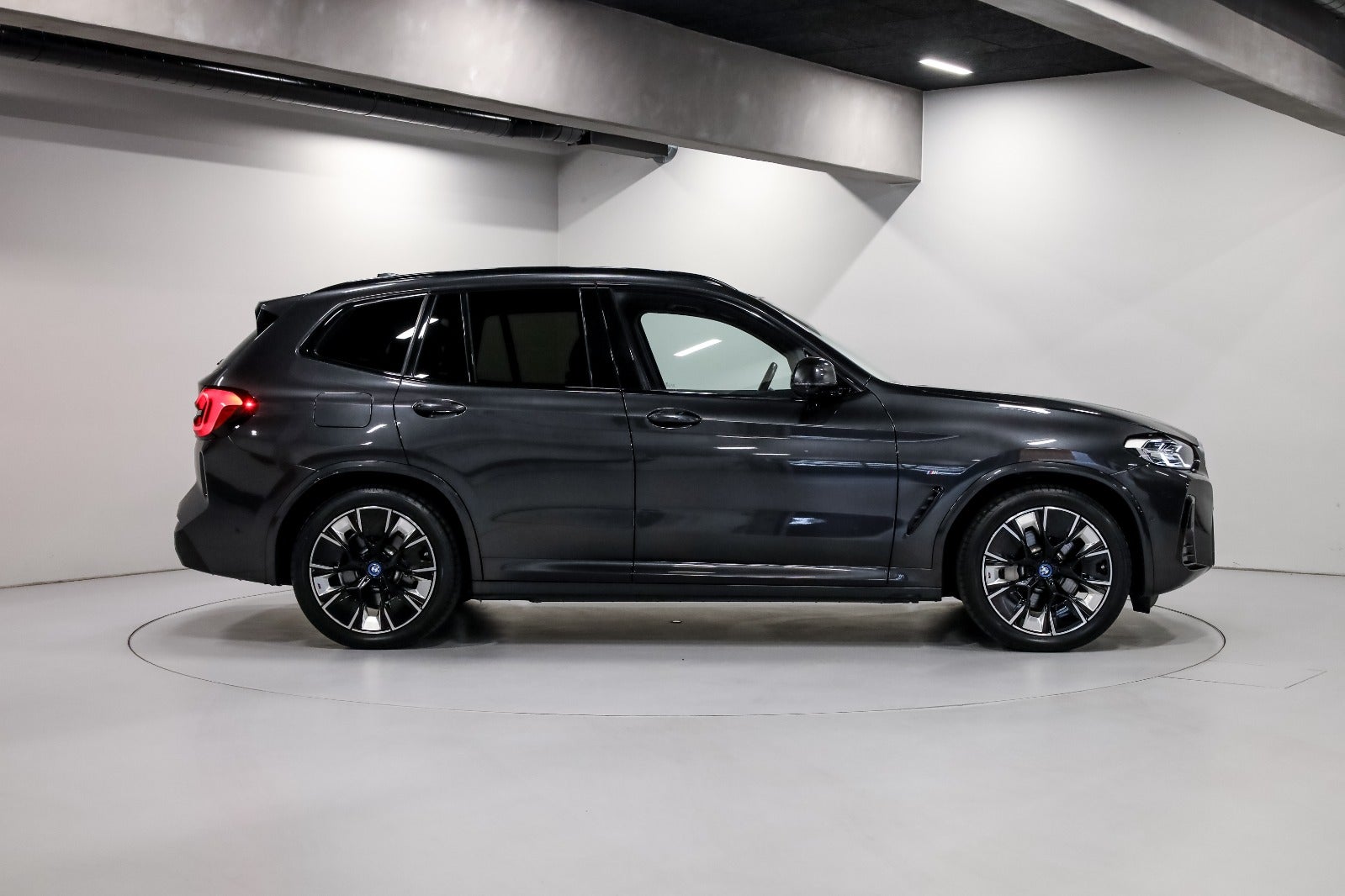 BMW iX3 Charged Plus M-Sport