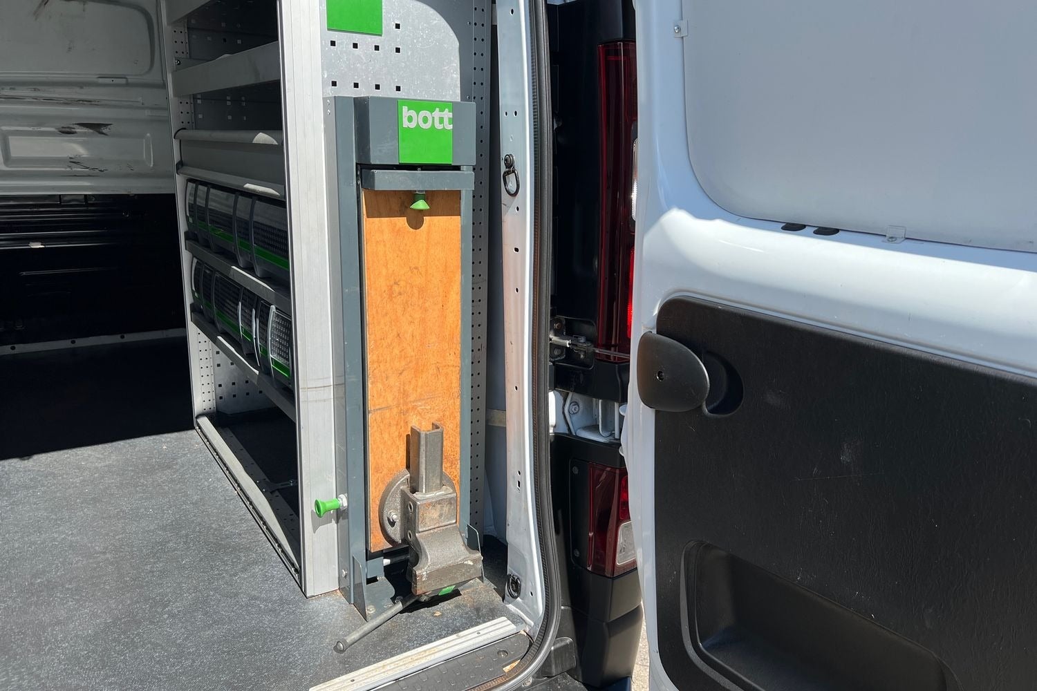 Billede af Renault Trafic T29 2,0 dCi 145 L1H1 EDC