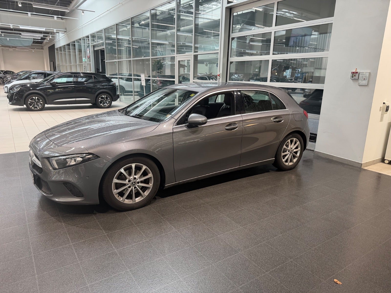 Mercedes A180 d Progressive Line aut. - billede 2