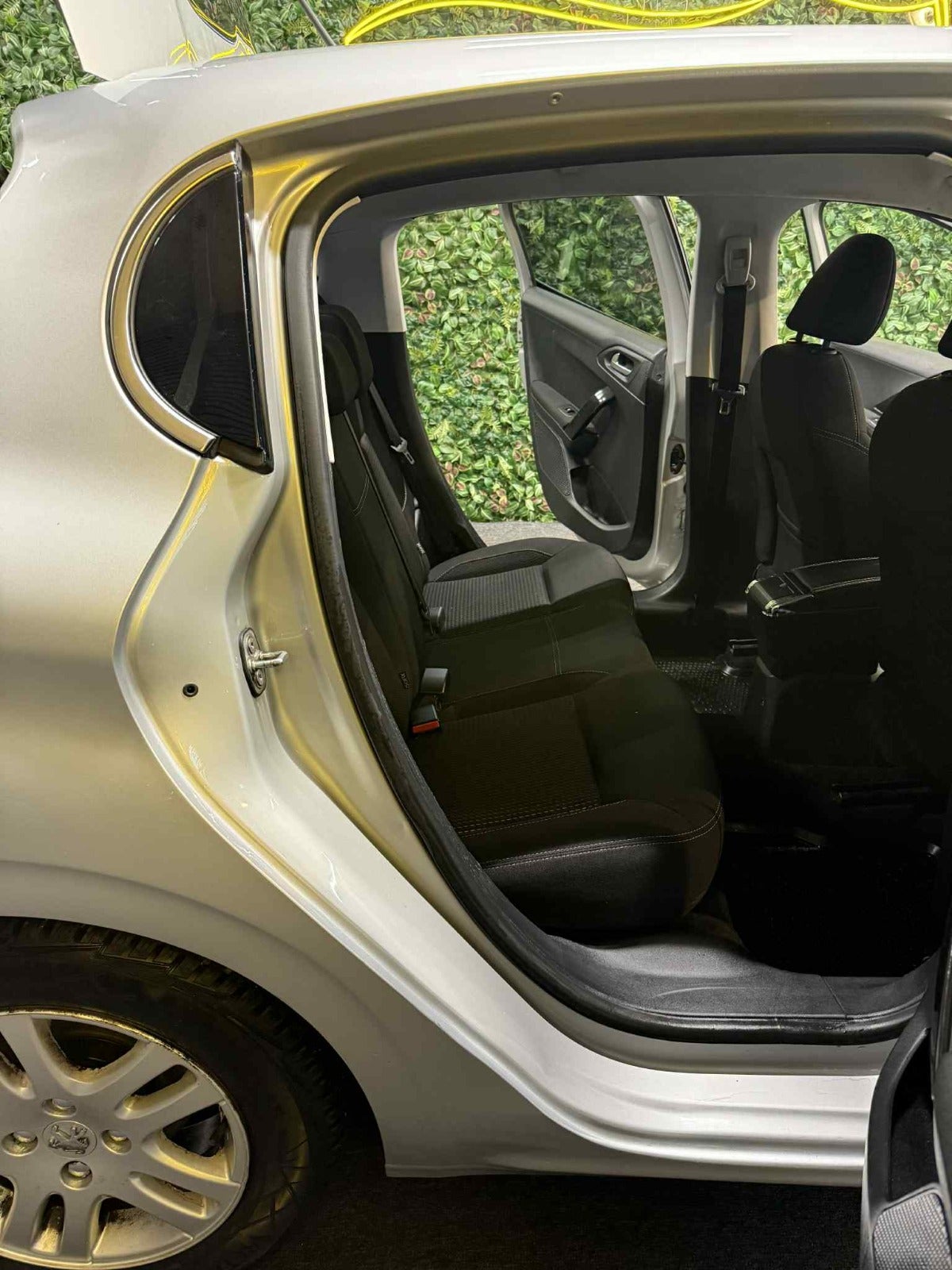 Billede af Peugeot 208 1,6 BlueHDi 100 Active