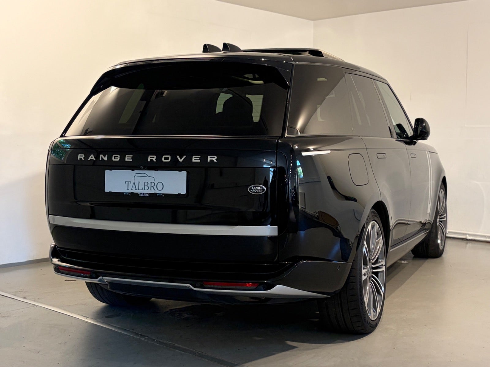 Land Rover – Range Rover