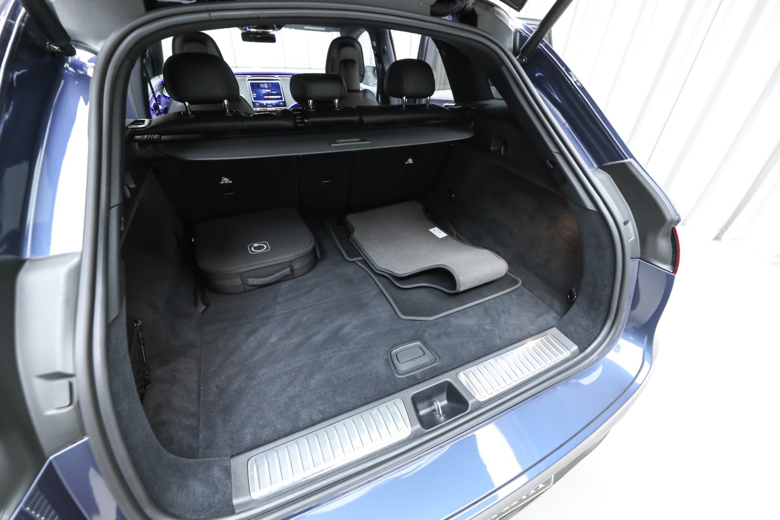 Mercedes-Benz EQE 350 SUV