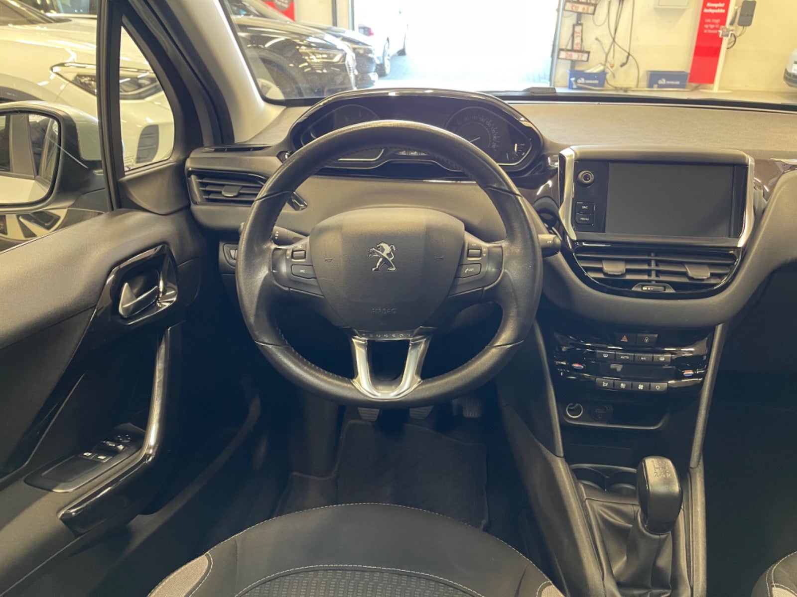 Billede af Peugeot 208 1,6 BlueHDi 100 Desire Sky