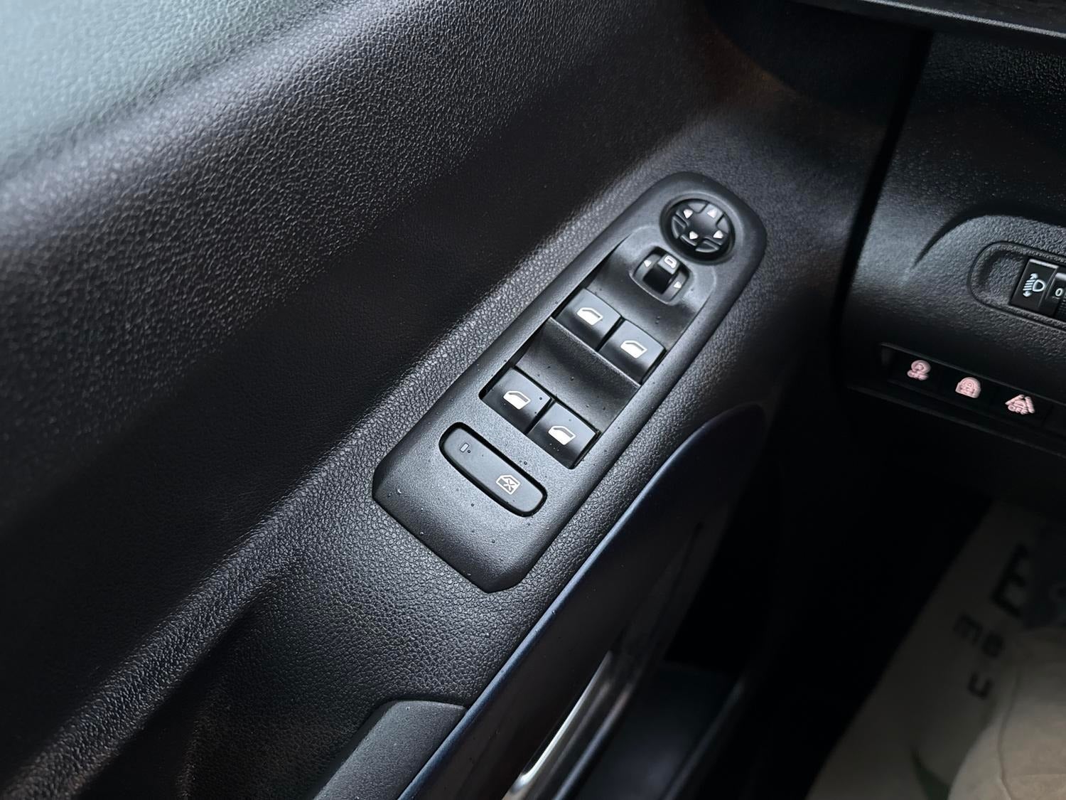 Billede af Peugeot Rifter 1,5 BlueHDi 100 L1 Allure