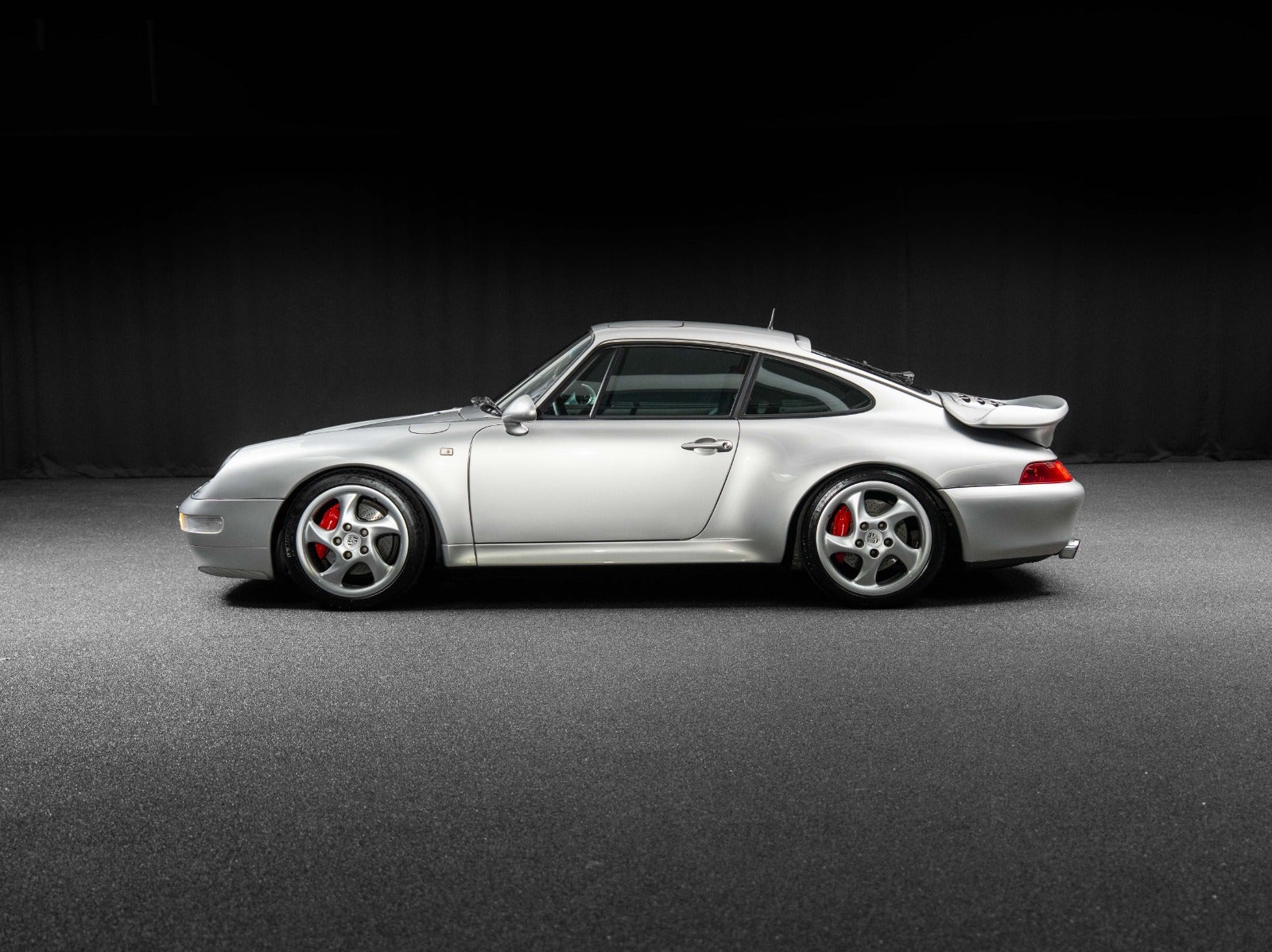 Gallery image 3 of 18