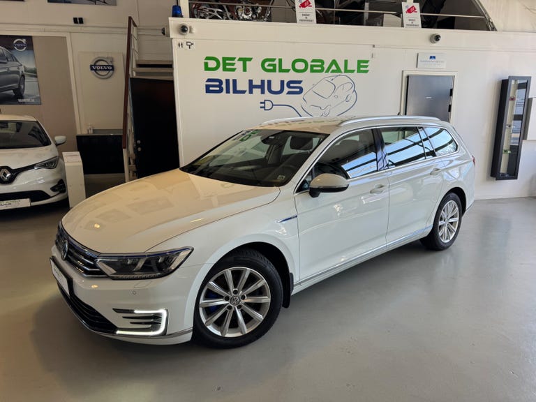 VW Passat GTE Highline+ Variant DSG