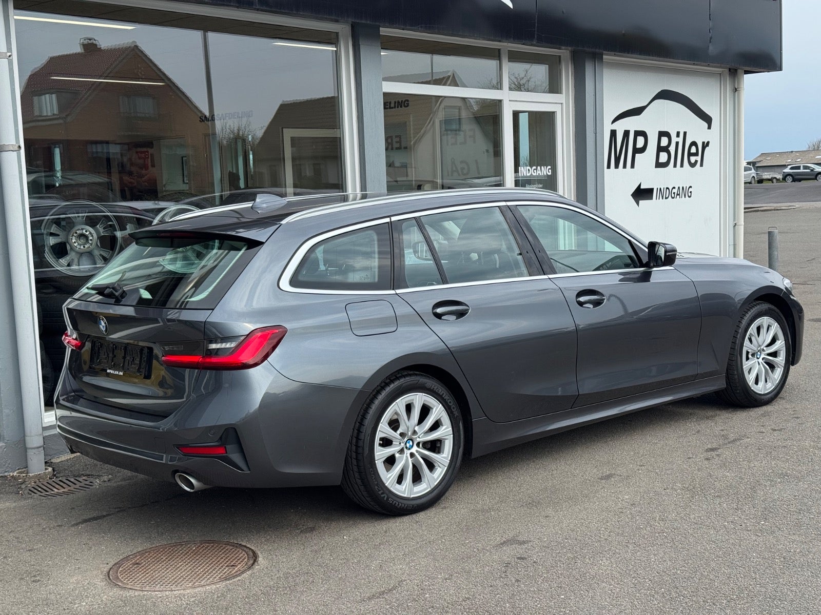 Billede af BMW 320d 2,0 Touring Connected aut.