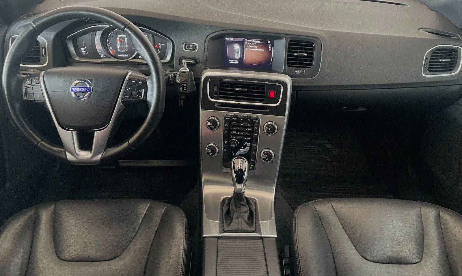 Billede af Volvo V60 CC 2,0 D3 150 Momentum aut.