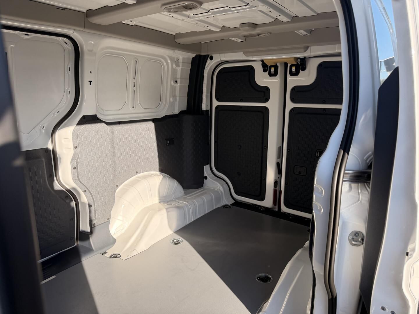 Kia PV5 Cargo L2H1 Standard Range Work Pro