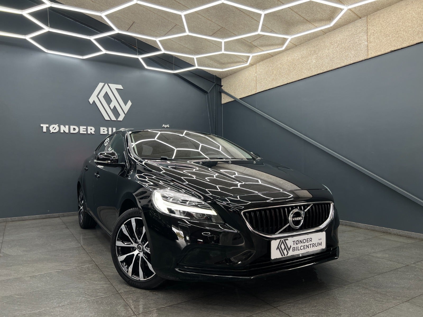 Volvo V40 2018