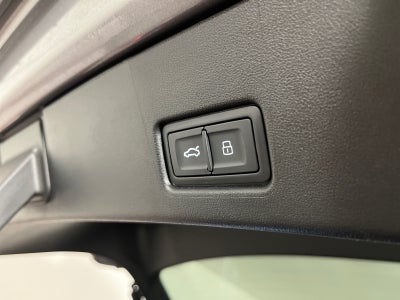 Audi Q4 e-tron S-line Sportback quattro Van