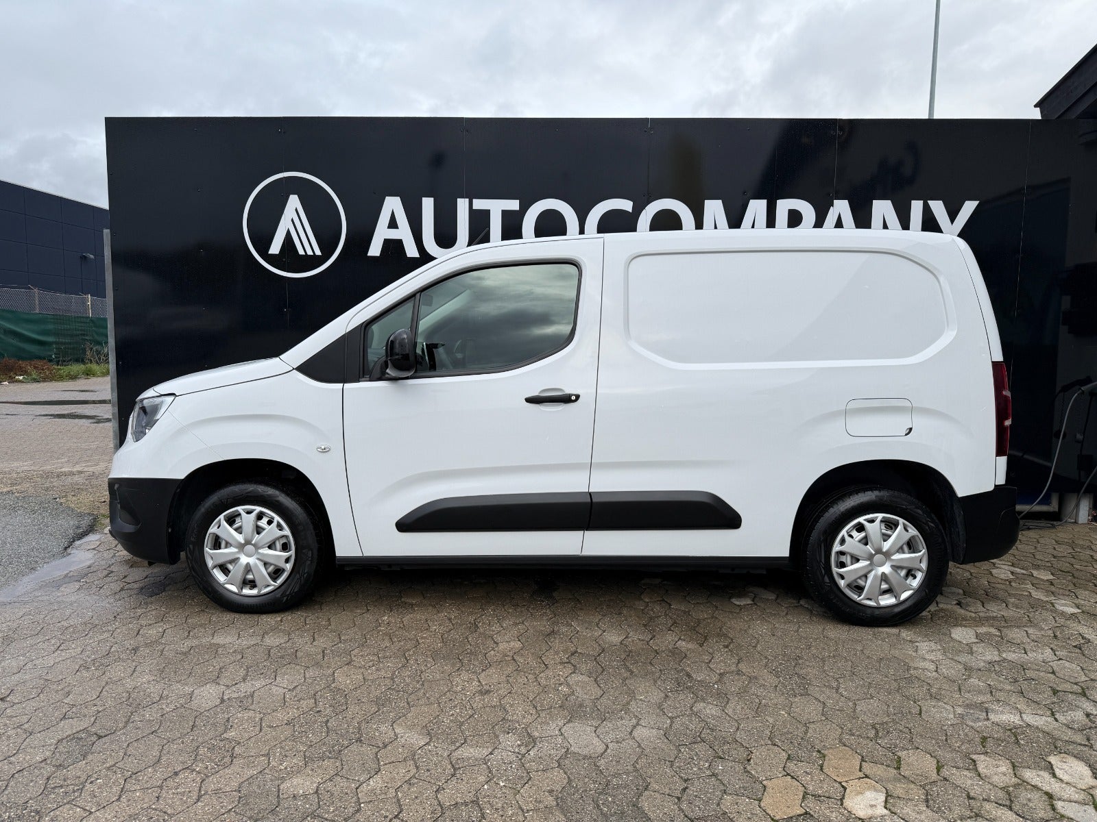 Opel Combo D 102 Enjoy L1V1