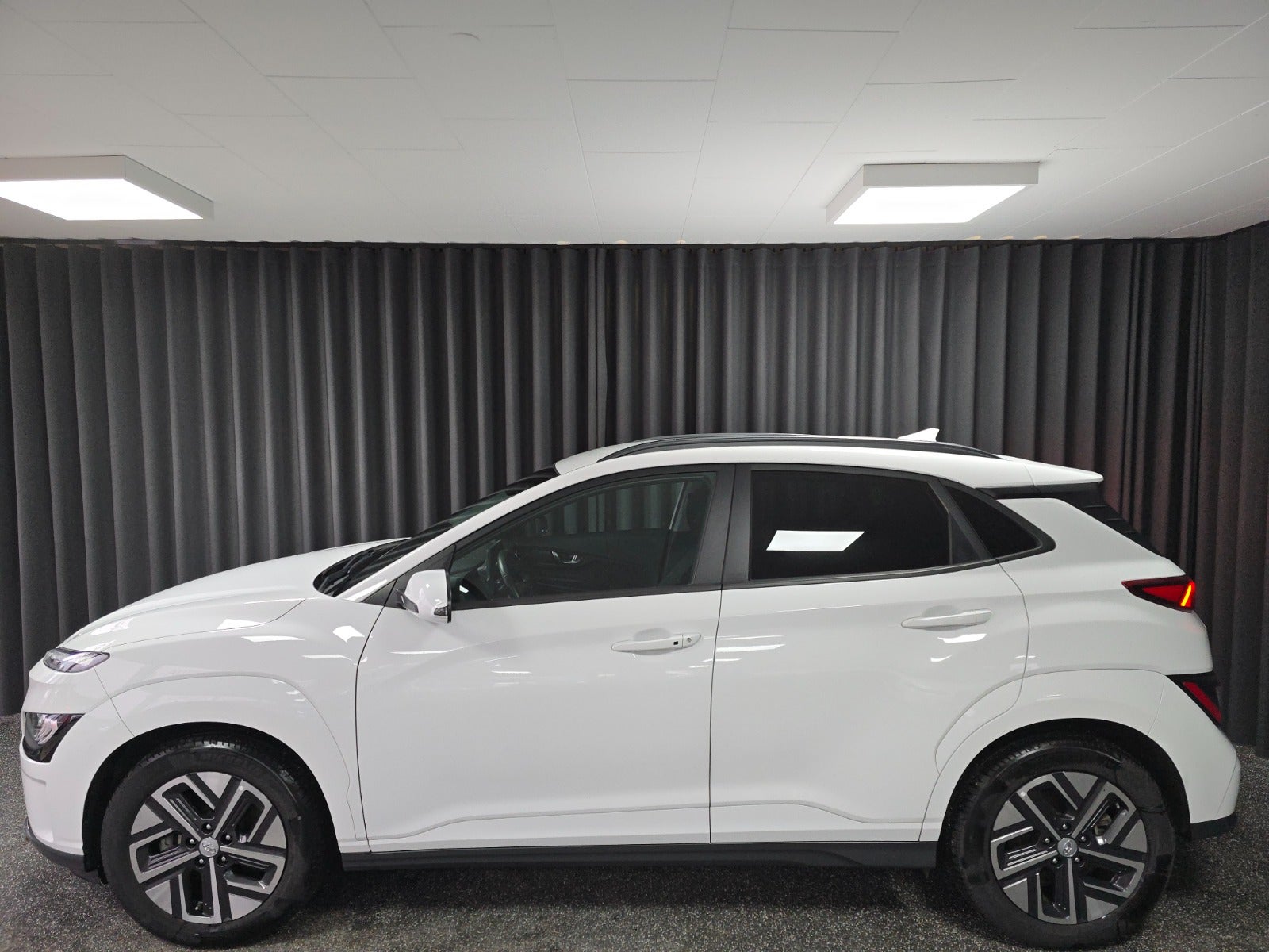 Hyundai Kona EV Trend