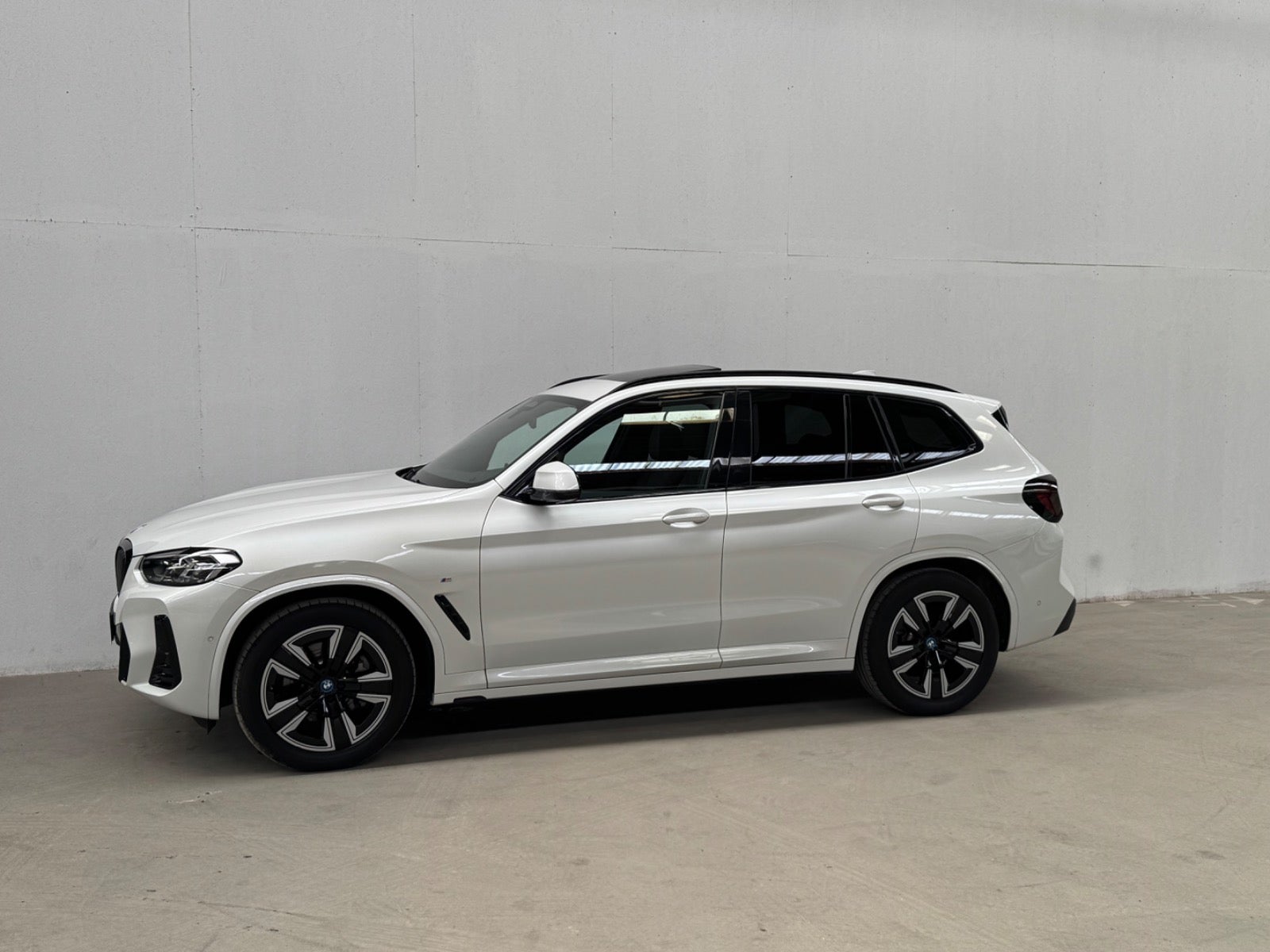 BMW iX3 Charged M-Sport A