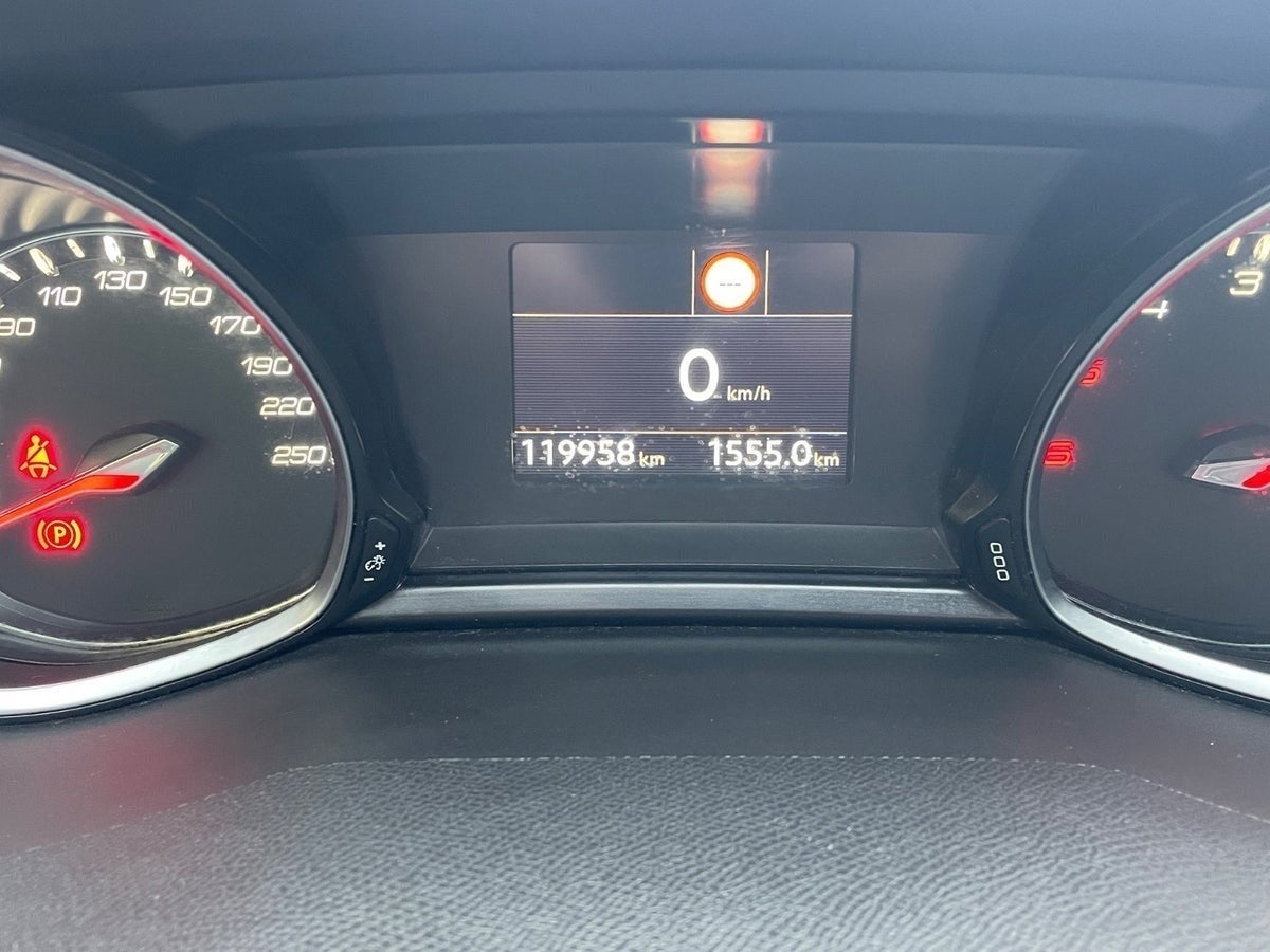 Billede af Peugeot 308 1,6 BlueHDi 120 Allure Sky SW