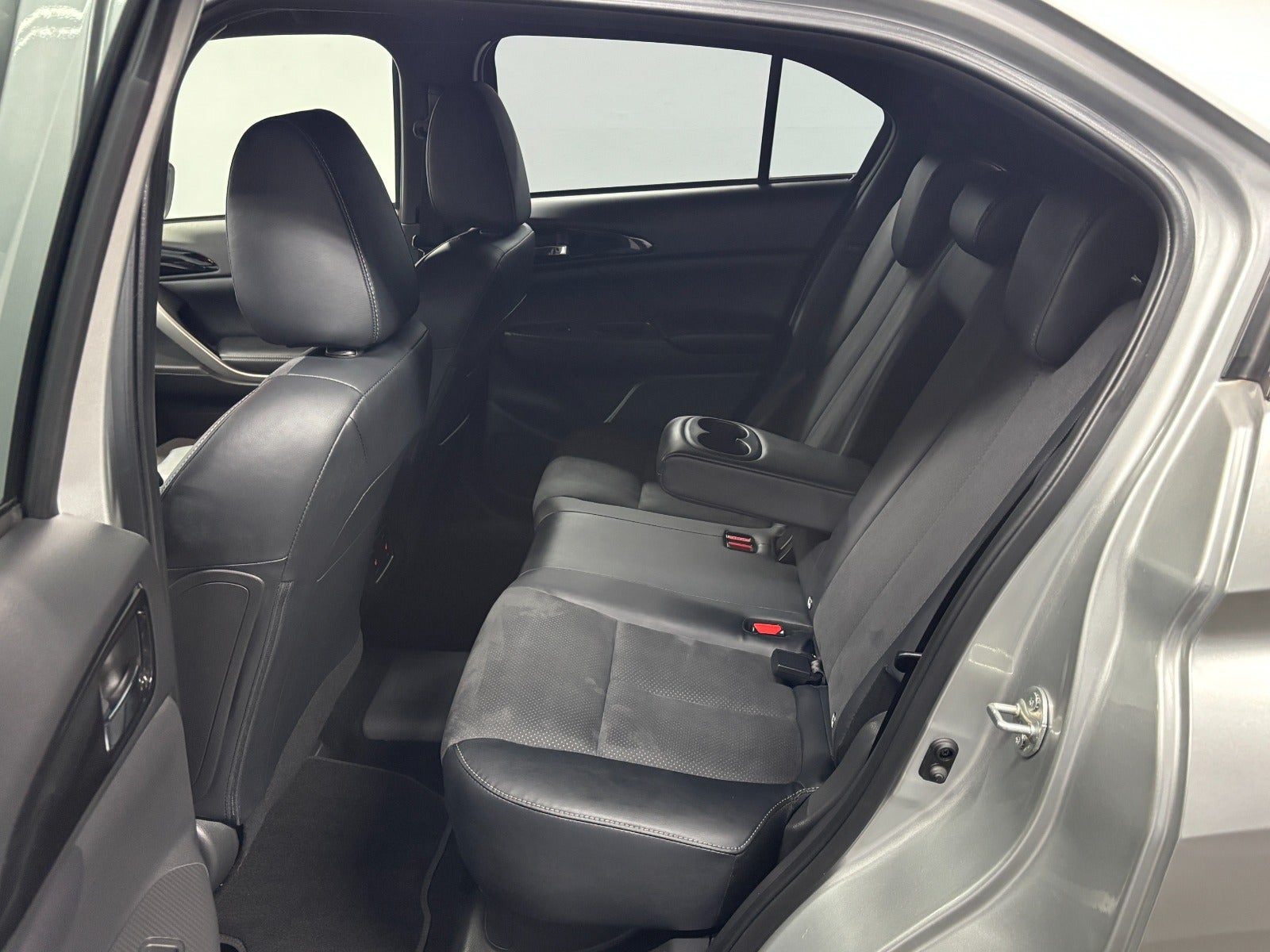 Billede af Mitsubishi Eclipse Cross 2,4 PHEV Intense CVT 4WD