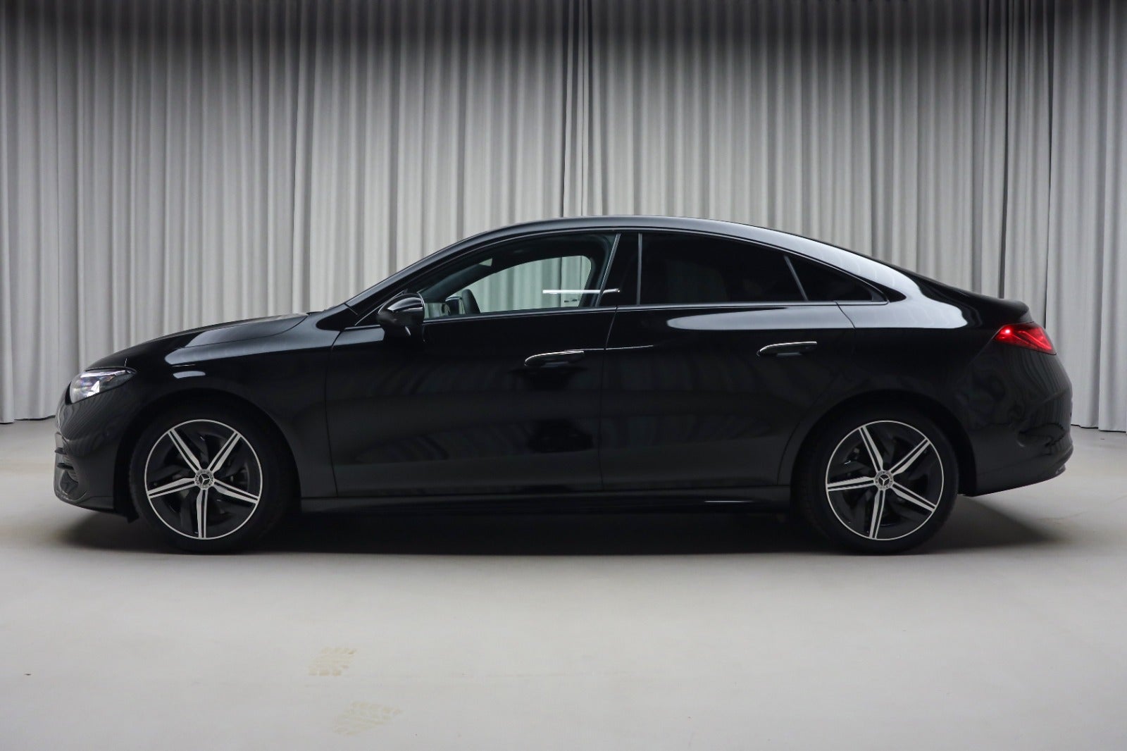 Mercedes-Benz CLA 250+ (4/8)