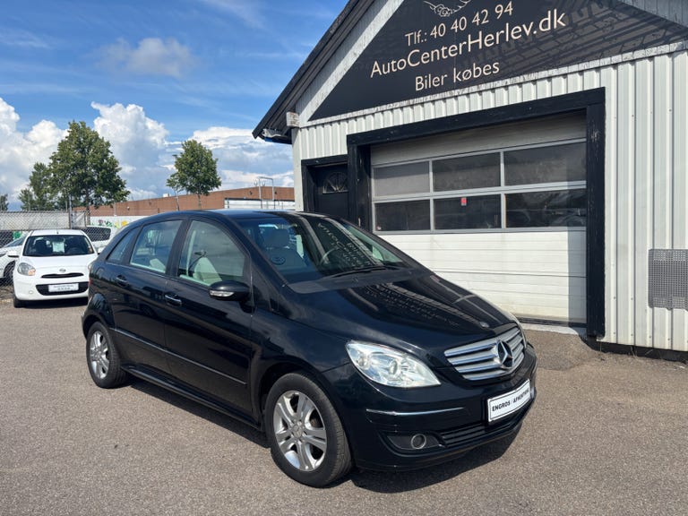 Mercedes B200 