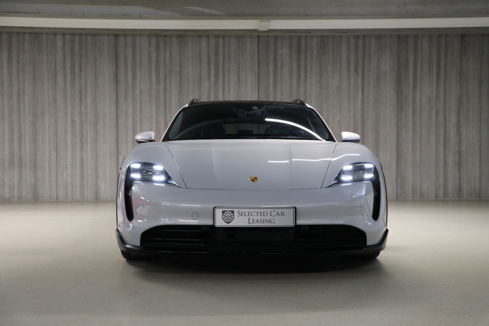 Porsche Taycan 4 Performance+ Cross Turismo