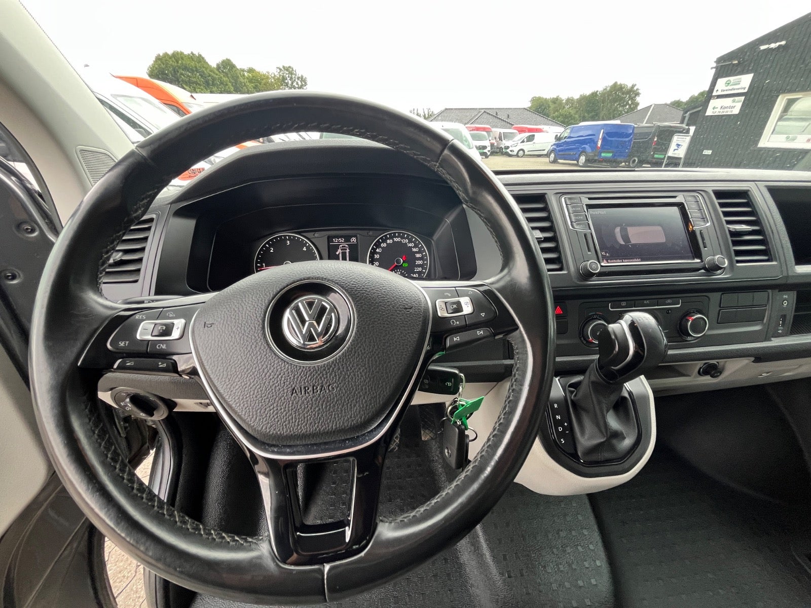 Billede af VW Transporter 2,0 TDi 150 Kassevogn DSG lang