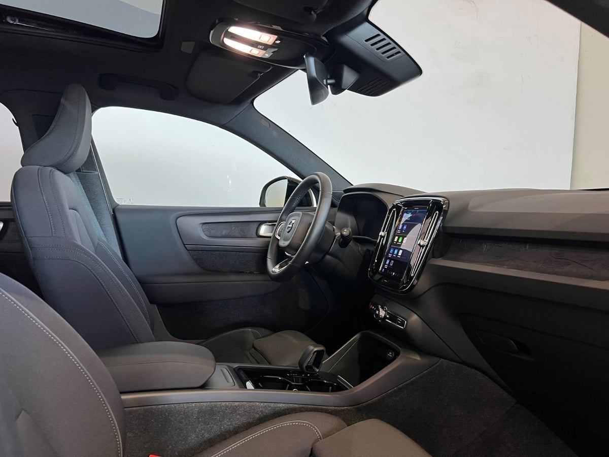 Volvo XC40 ReCharge Extended Range Ultra Dark