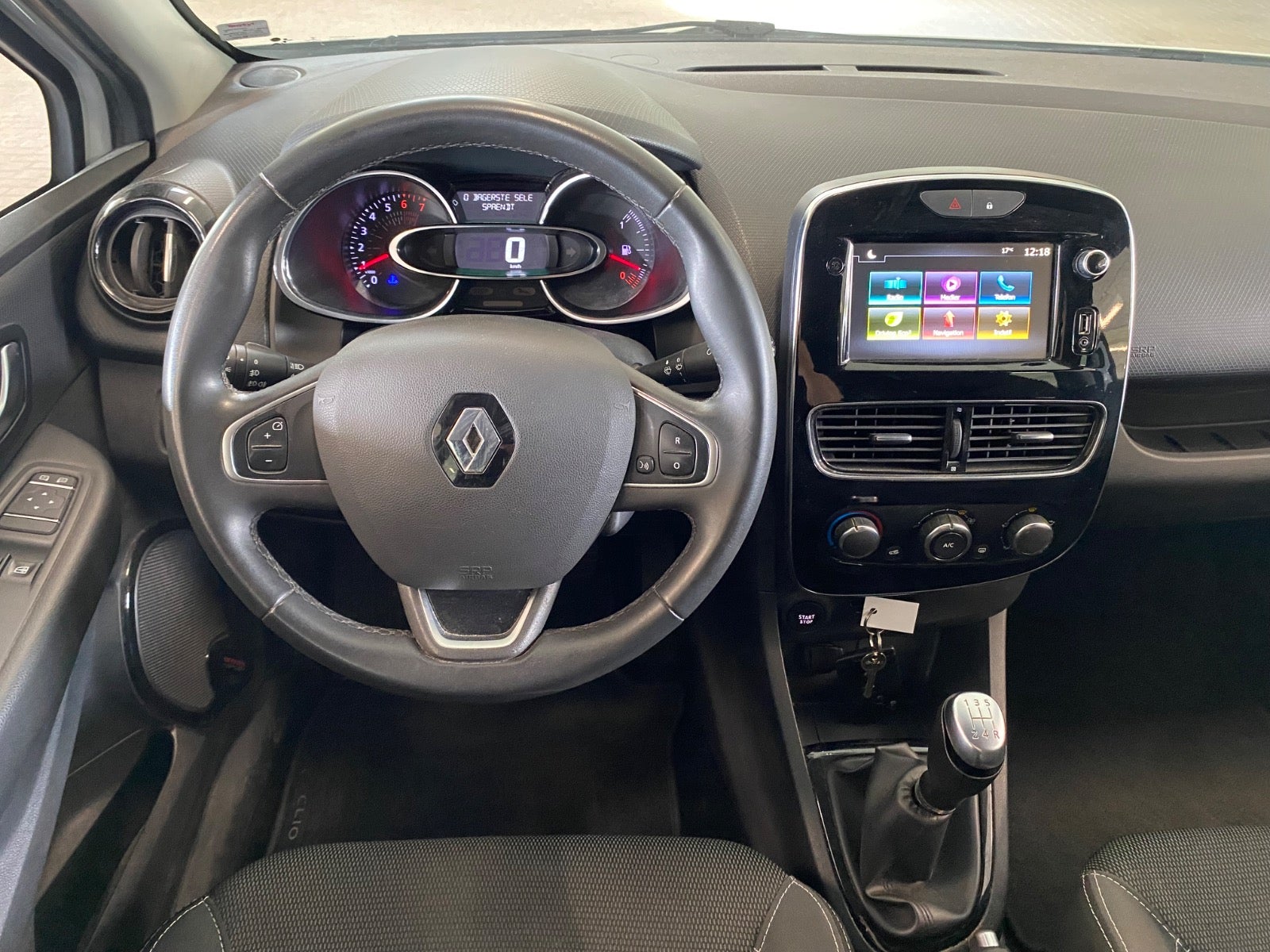Renault Clio IV TCe 90 Zen Sport Tourer – 10
