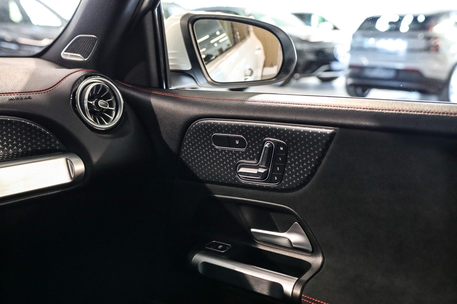 Billede af Mercedes EQB300  AMG Premium 4Matic