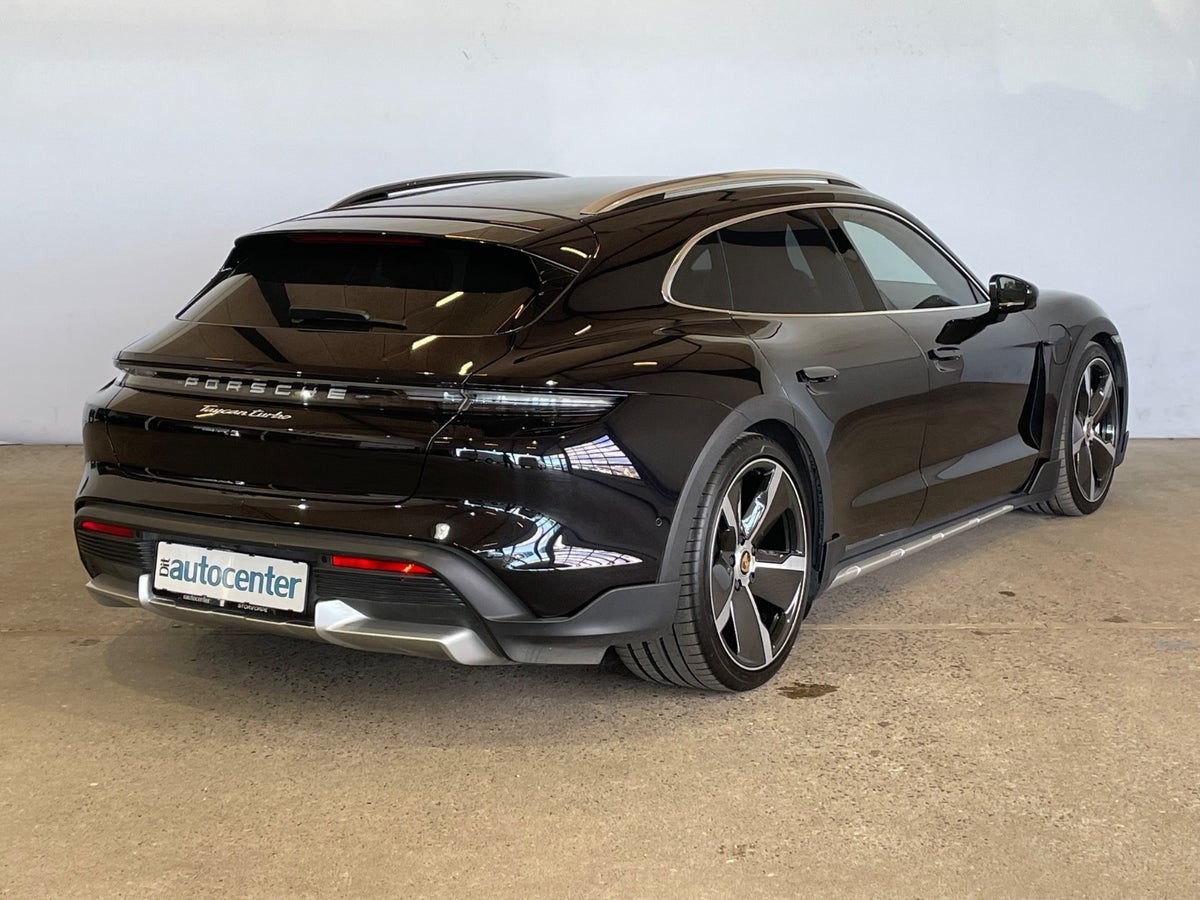 Porsche Taycan Turbo Performance+ Cross Turismo