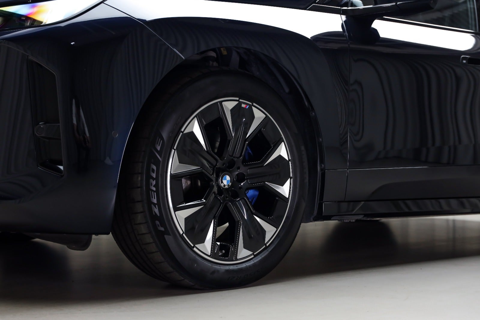 BMW iX (8/8)