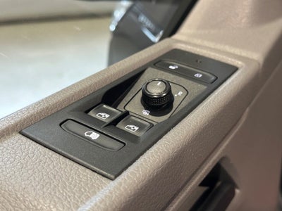 VW Transporter TDi 110 Kassevogn lang