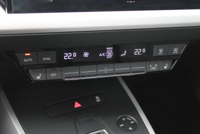 Audi Q4 e-tron Attraction Van