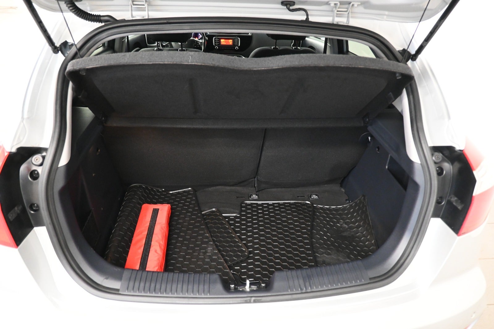 Kia Rio CVVT Attraction
