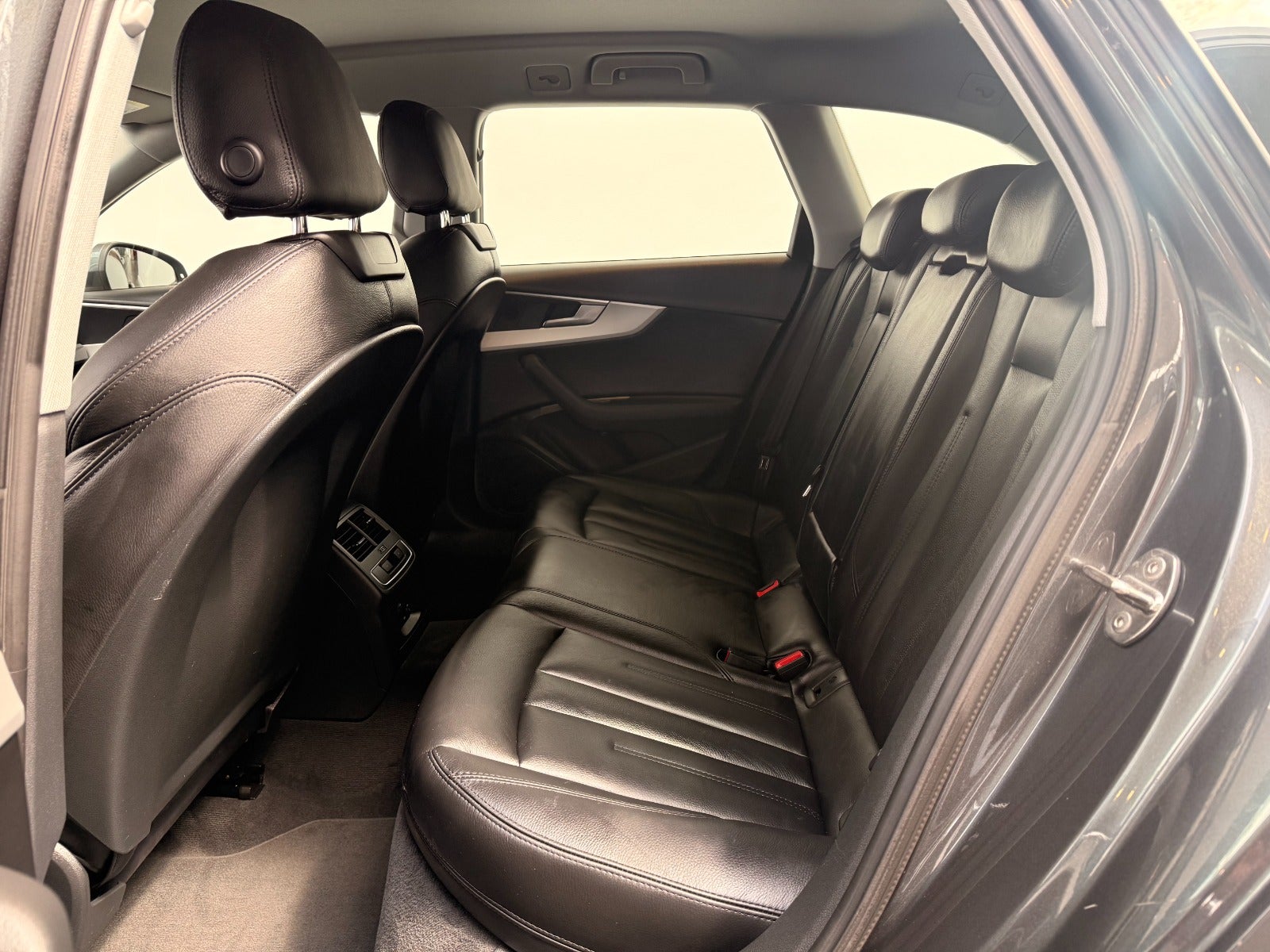 Billede af Audi A4 40 TFSi S-line Prestige Tour plus Avant S-tr.