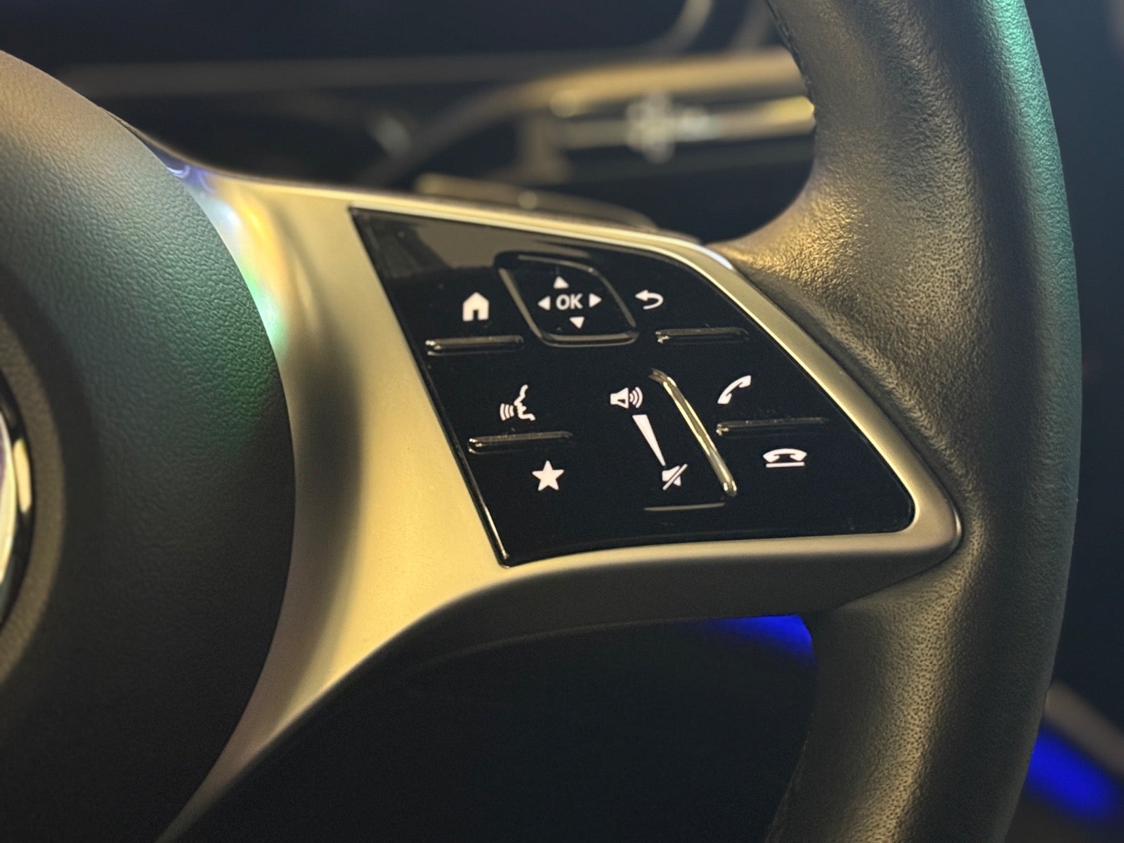 Mercedes EQE350 Electric Art