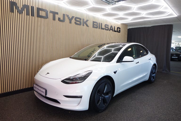 Tesla Model 3 Long Range AWD