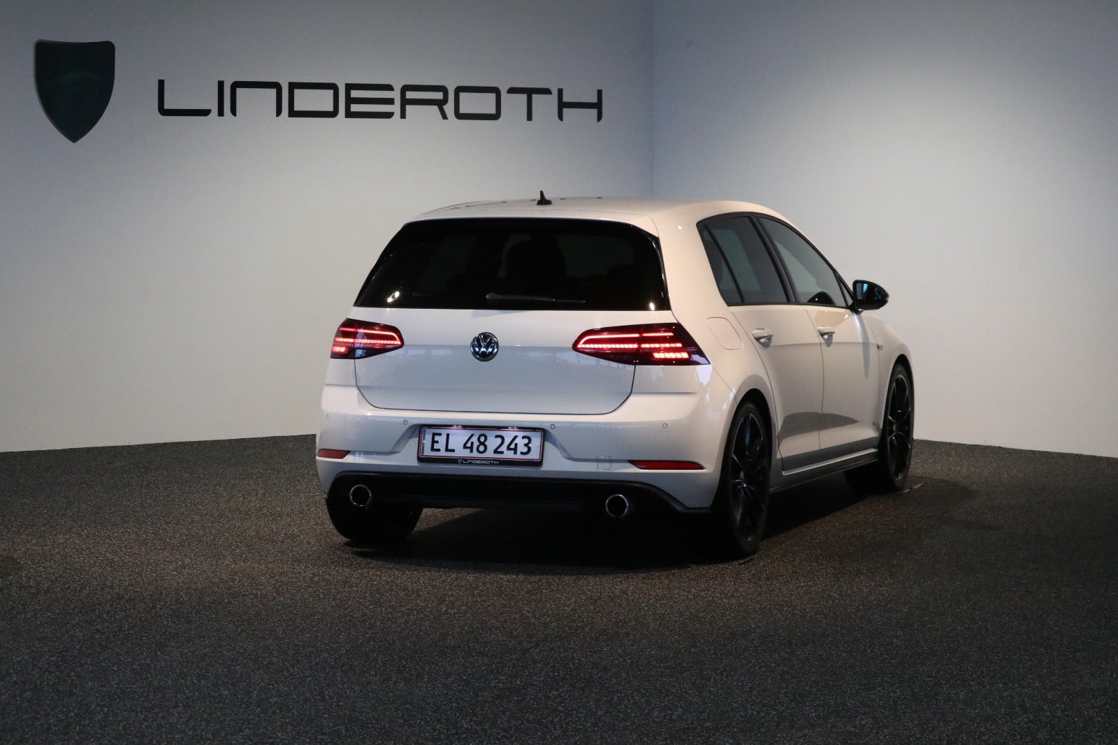 VW Golf VII 2,0 GTi Performance DSG 5d - 2