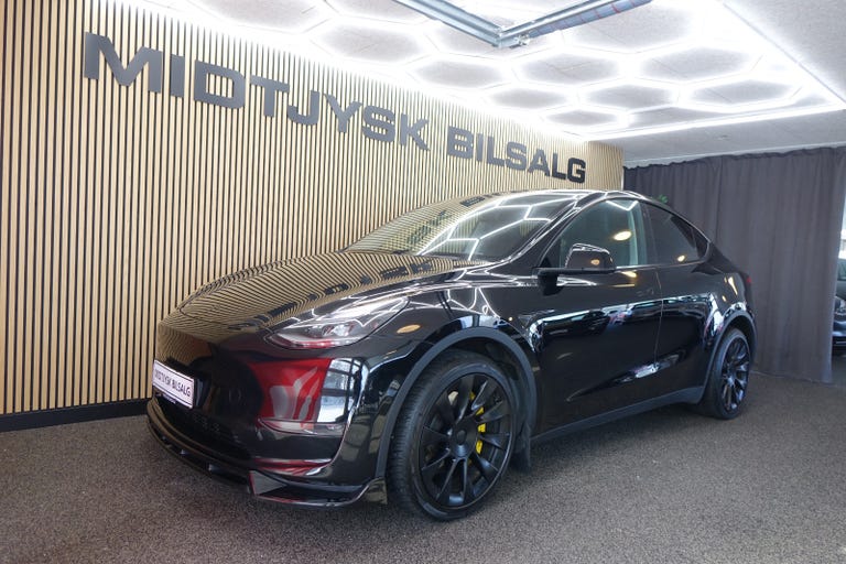 Tesla Model Y Long Range AWD