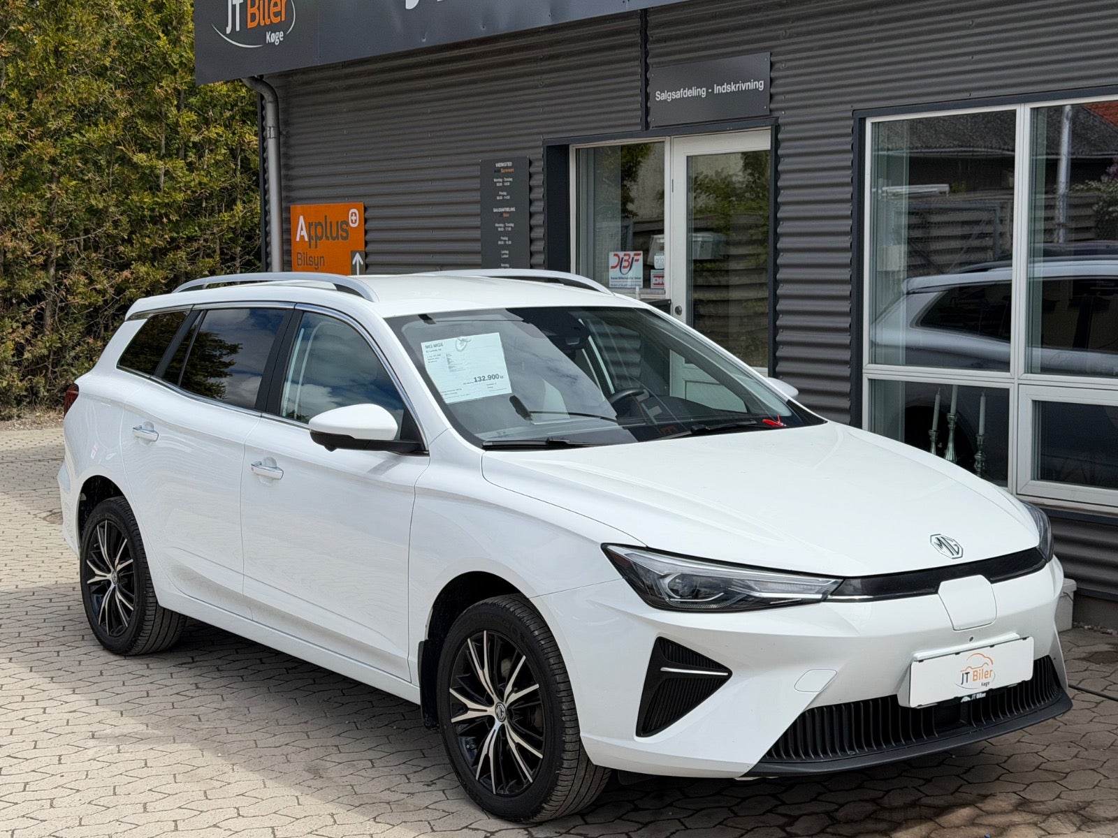 MG MG5 Luxury