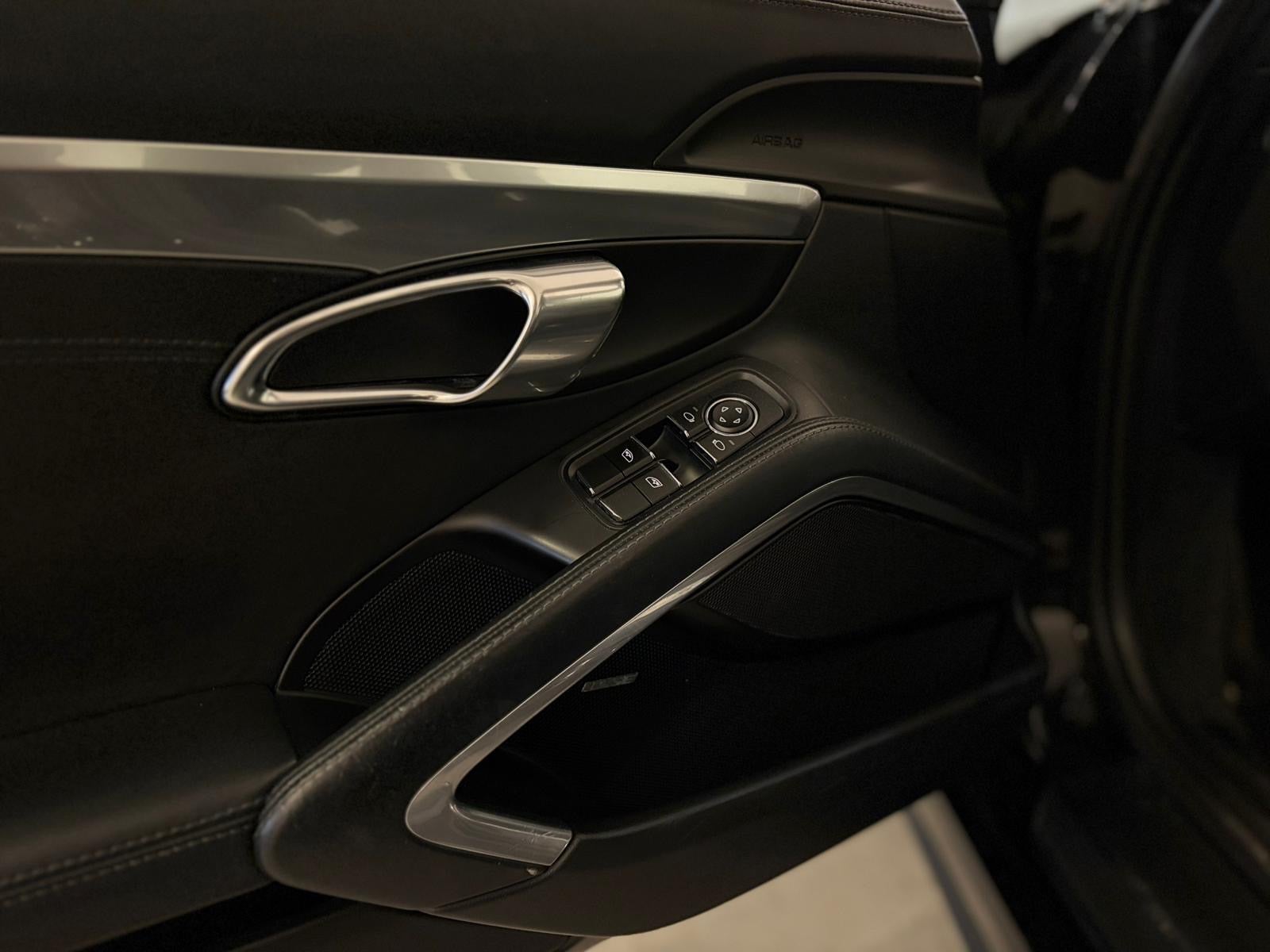 Porsche – 911 Carrera 4S