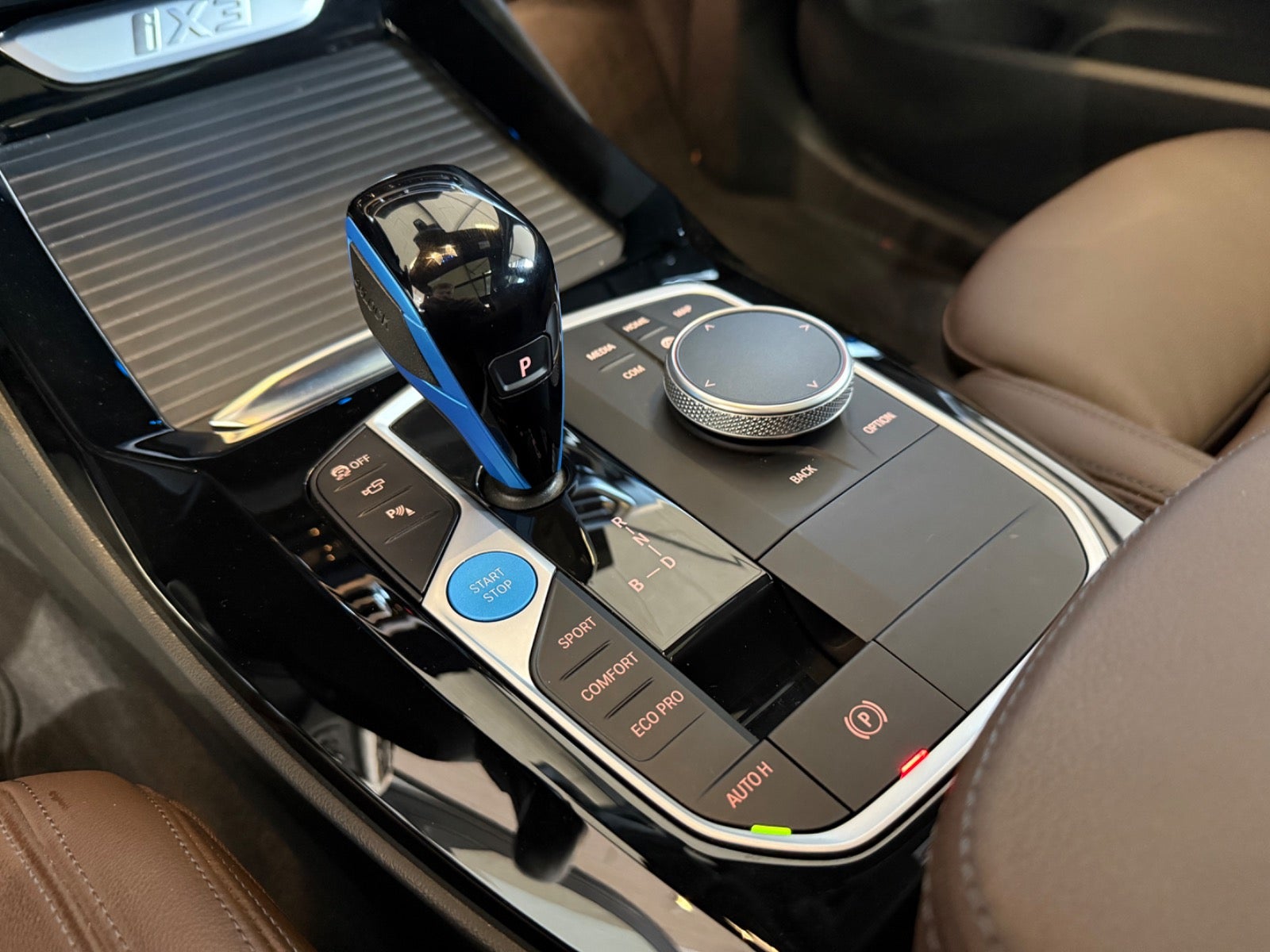 BMW iX3 Charged Plus M-Sport