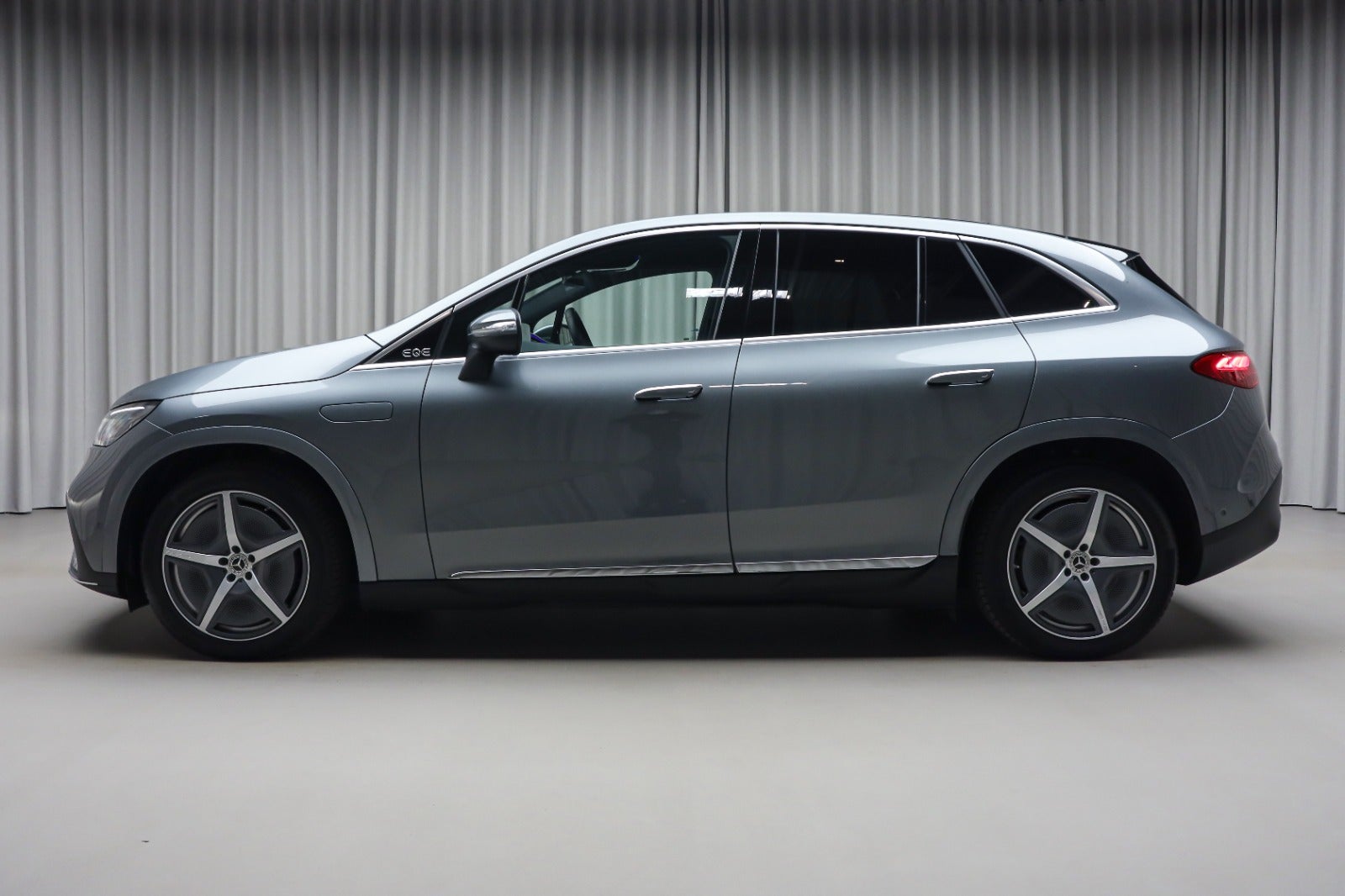 Mercedes-Benz EQE 350 SUV (6/8)