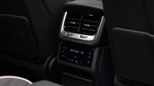 Hongqi E-HS9 Exclusive