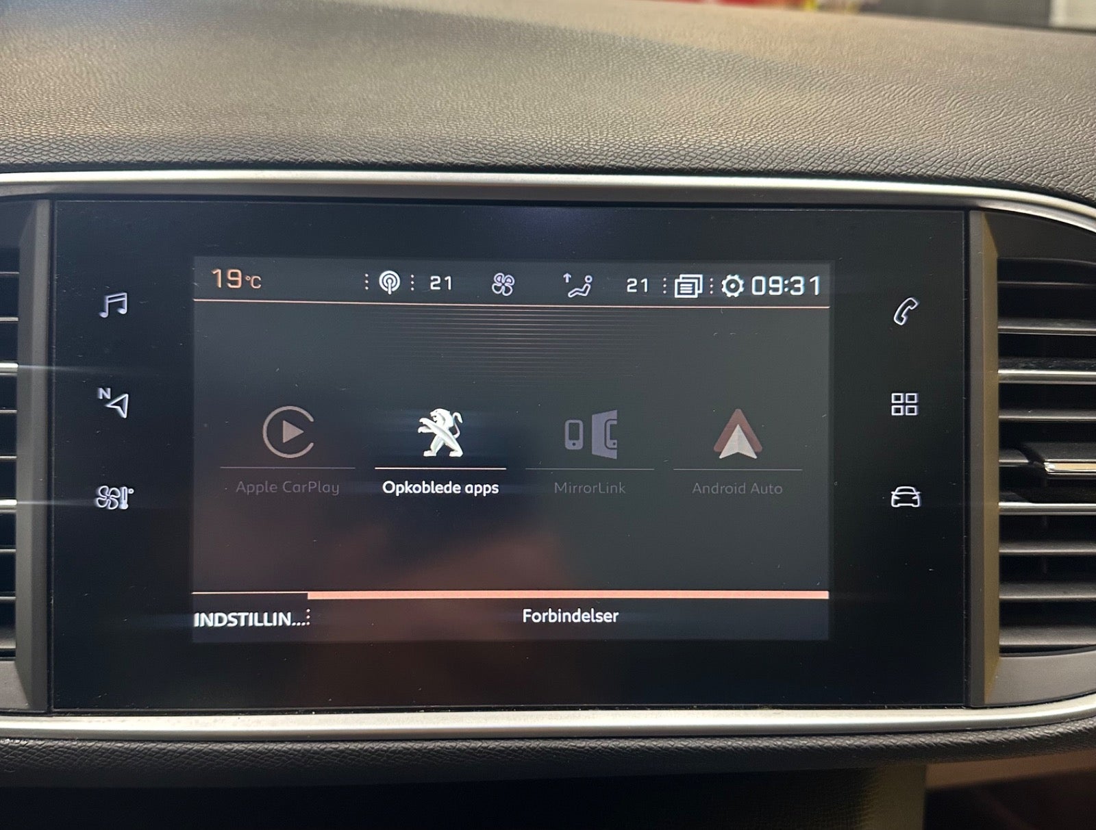Billede af Peugeot 308 1,5 BlueHDi 130 Allure+ Sky SW