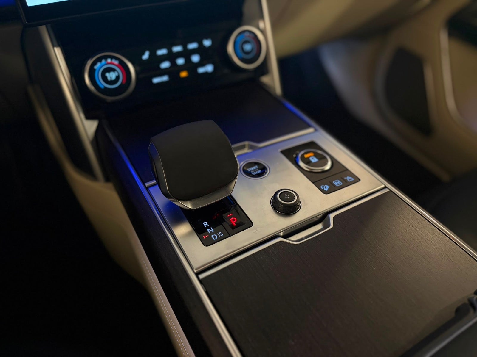 Land Rover – Range Rover