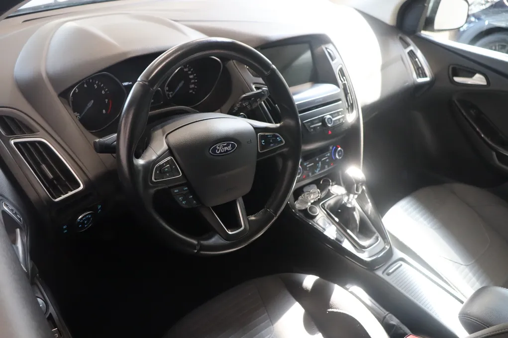 Ford Focus SCTi 125 Titanium stc.