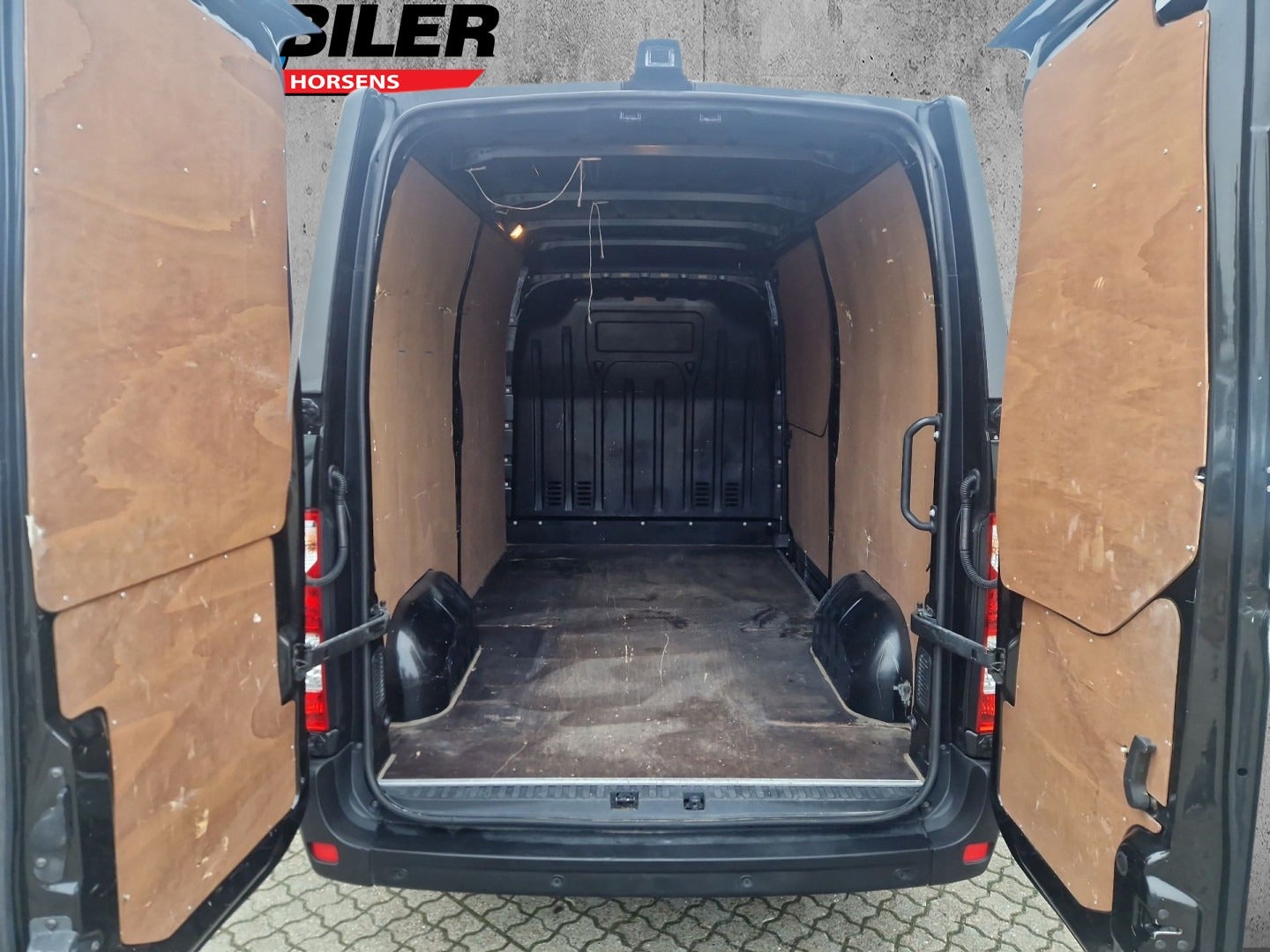 Billede af Renault Master IV T35 2,3 dCi 150 L2H2 Kassevogn aut.