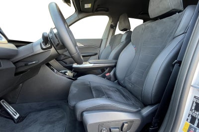 BMW iX1 xDrive30 Fully Charged M-Sport - 4