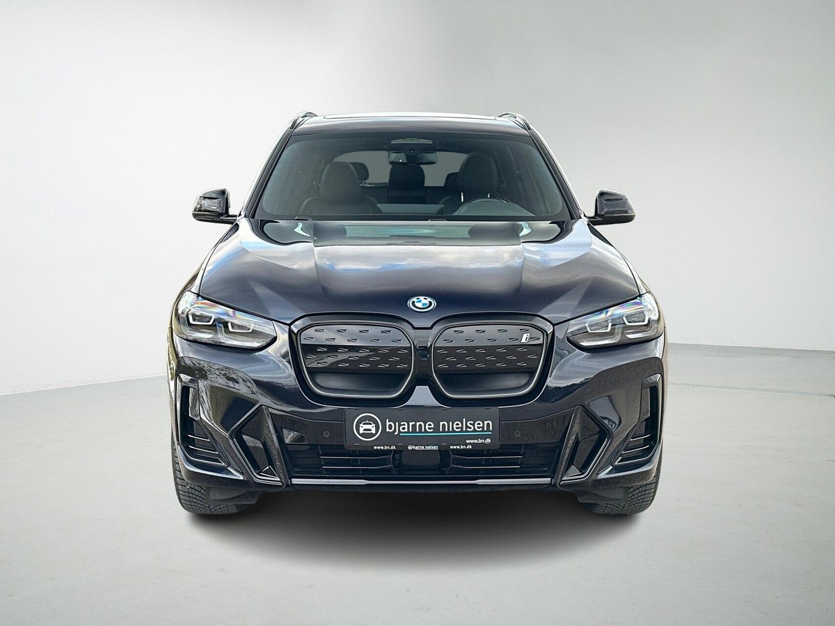 BMW iX3 Charged M-Sport billede 2