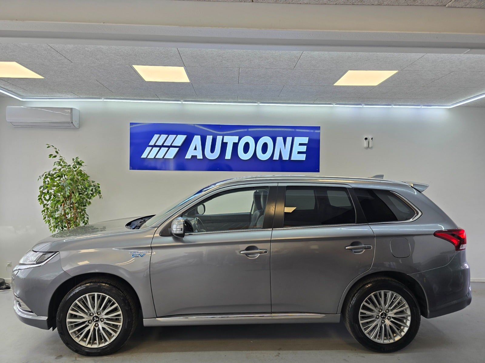 Billede af Mitsubishi Outlander 2,4 PHEV Intro Edition CVT 4WD